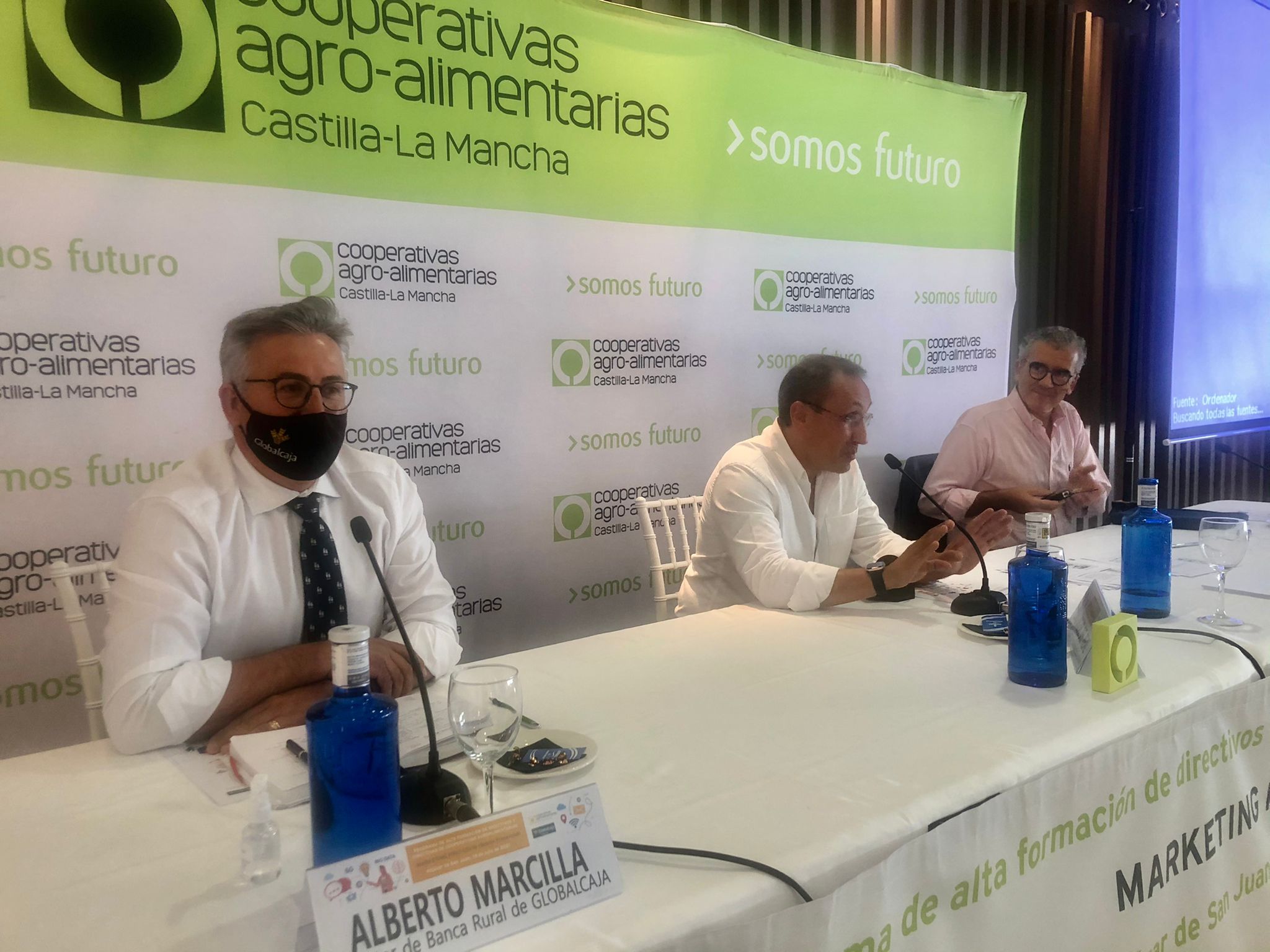 Momento de la clausura con Alberto Marcilla Juan Miguel del Real y Juan Carlos Alcaide