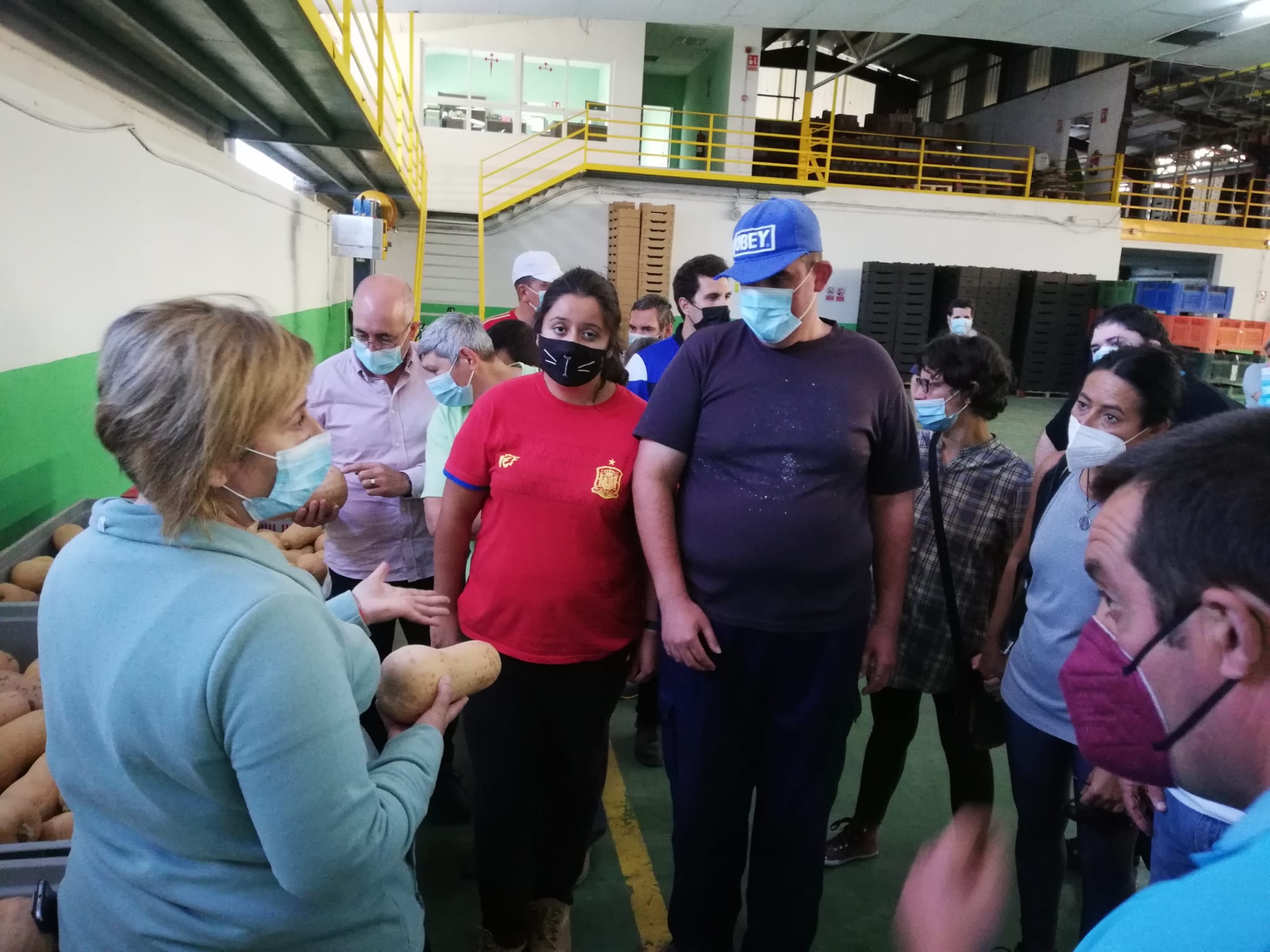 Jóvenes del Centro Ocupacional AFAS de Tomelloso disfrutan de un desayuno saludable de  Cooperativas Agro-alimentarias Castilla-La Mancha