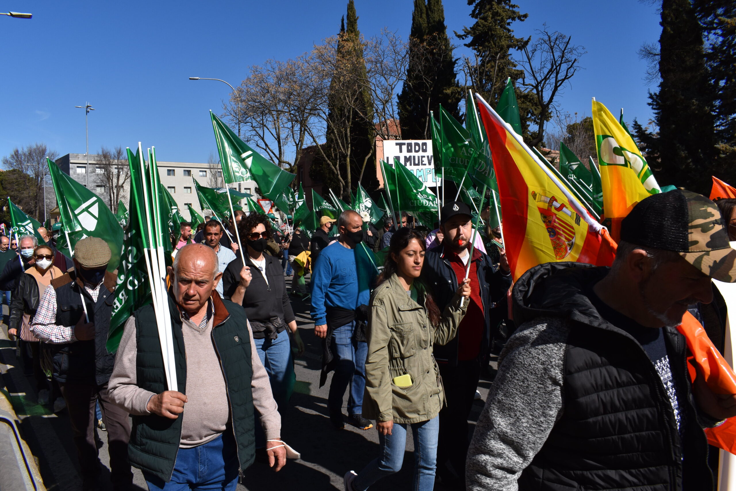 Cerca de 4.000 agricultores, más de 300 tractores y un centenar de cooperativas   gritan ¡BASTA YA! En Ciudad Real