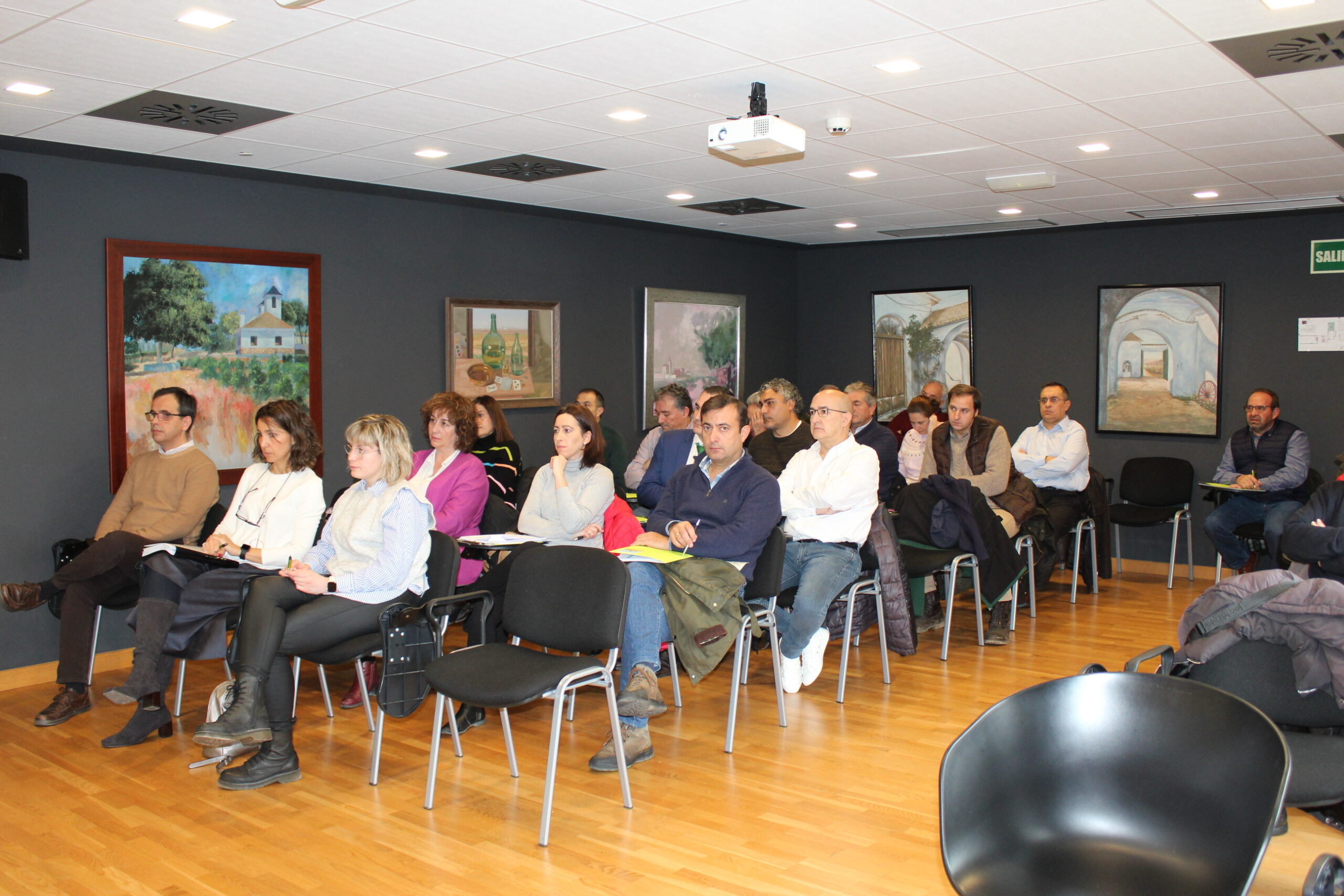 Cooperativas Agro-alimentarias y Unicaja Banco informan a los agricultores de Socuéllamos de las novedades sobre la nueva PAC