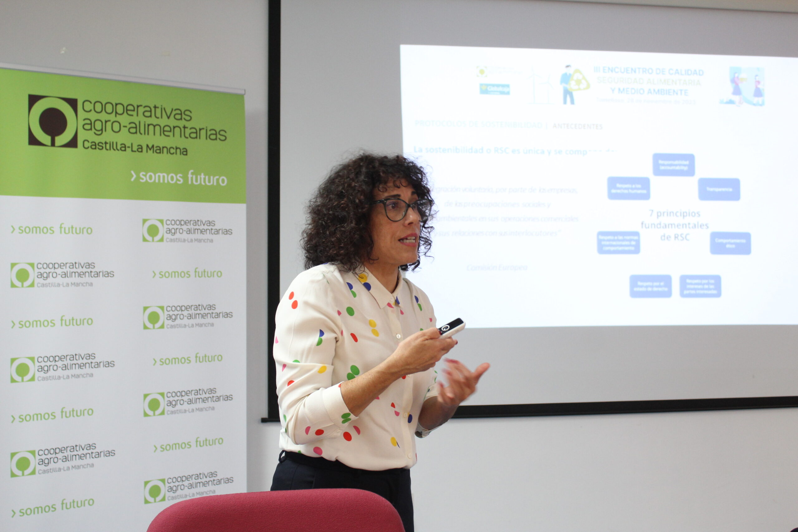 Técnicos y gerentes de Cooperativas Agro-alimentarias Castilla-La Mancha actualizan conocimientos en sostenibilidad y normativa medioambiental en el III Encuentro de Calidad, Seguridad Alimentaria y Medio Ambiente