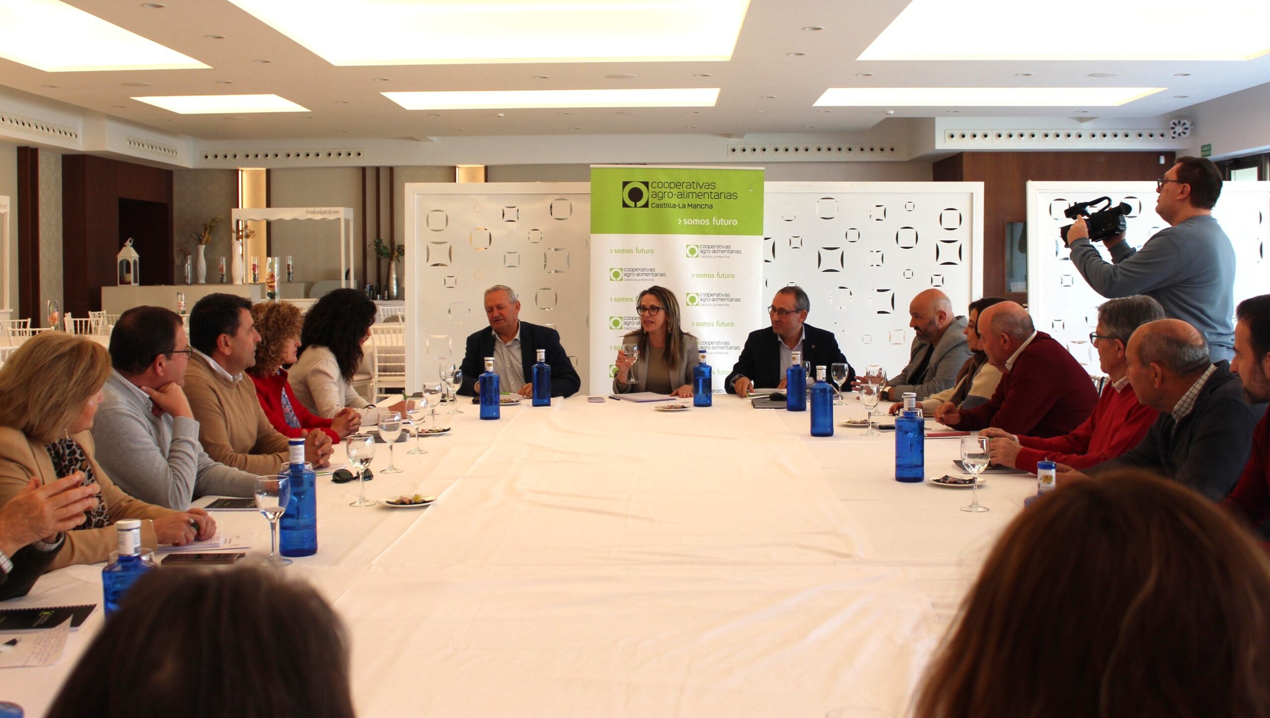 El Consejo Rector de Cooperativas Agro-alimentarias Castilla-La Mancha se reúne con la viceconsejera Gracia Canales para analizar la situación del sector