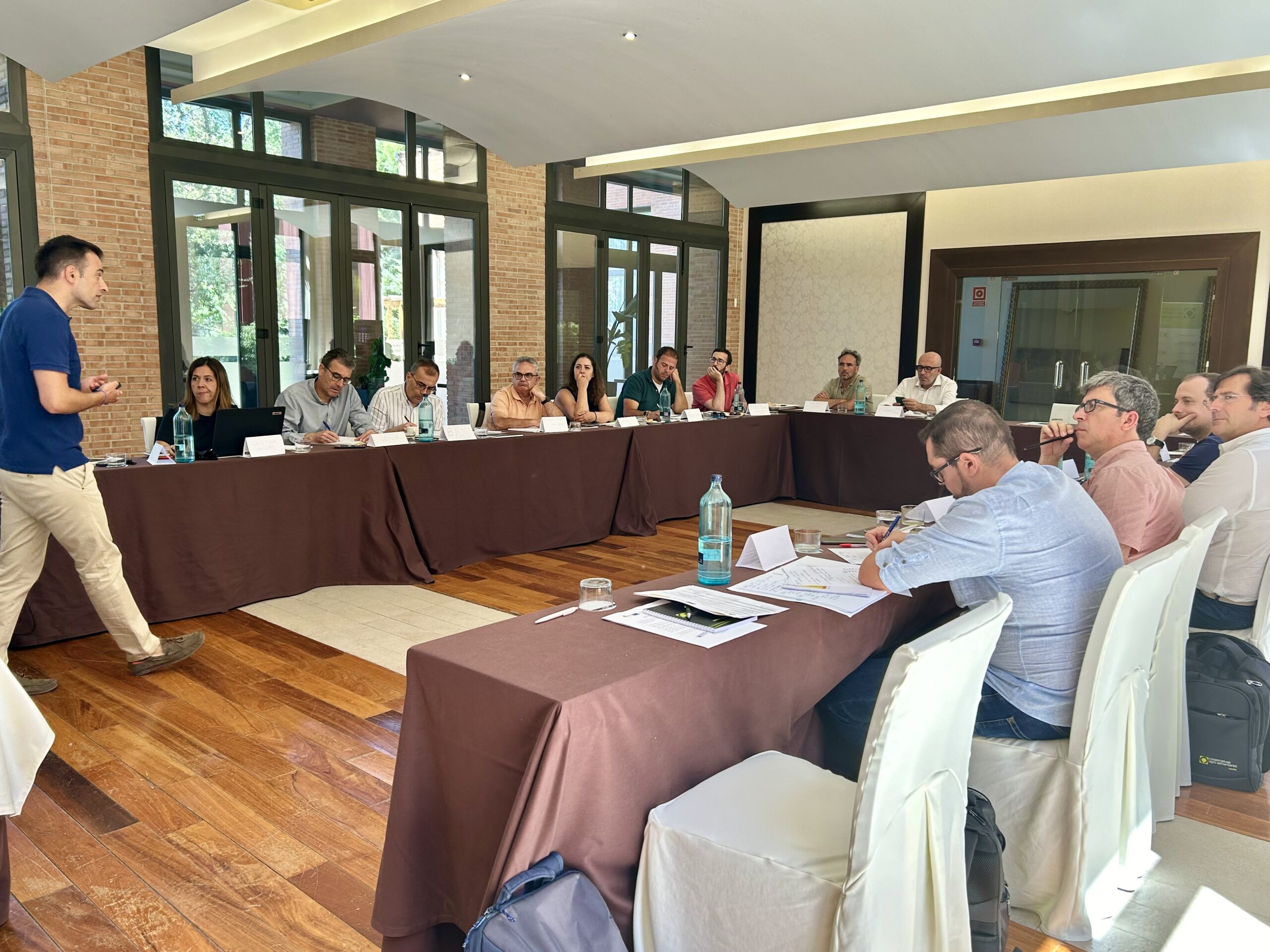 El Grupo Operativo VIÑA-RAÍCES celebra su reunión inicial de coordinación para estudiar la viabilidad de las cubiertas vegetales en viñedos de zonas semiáridas españolas