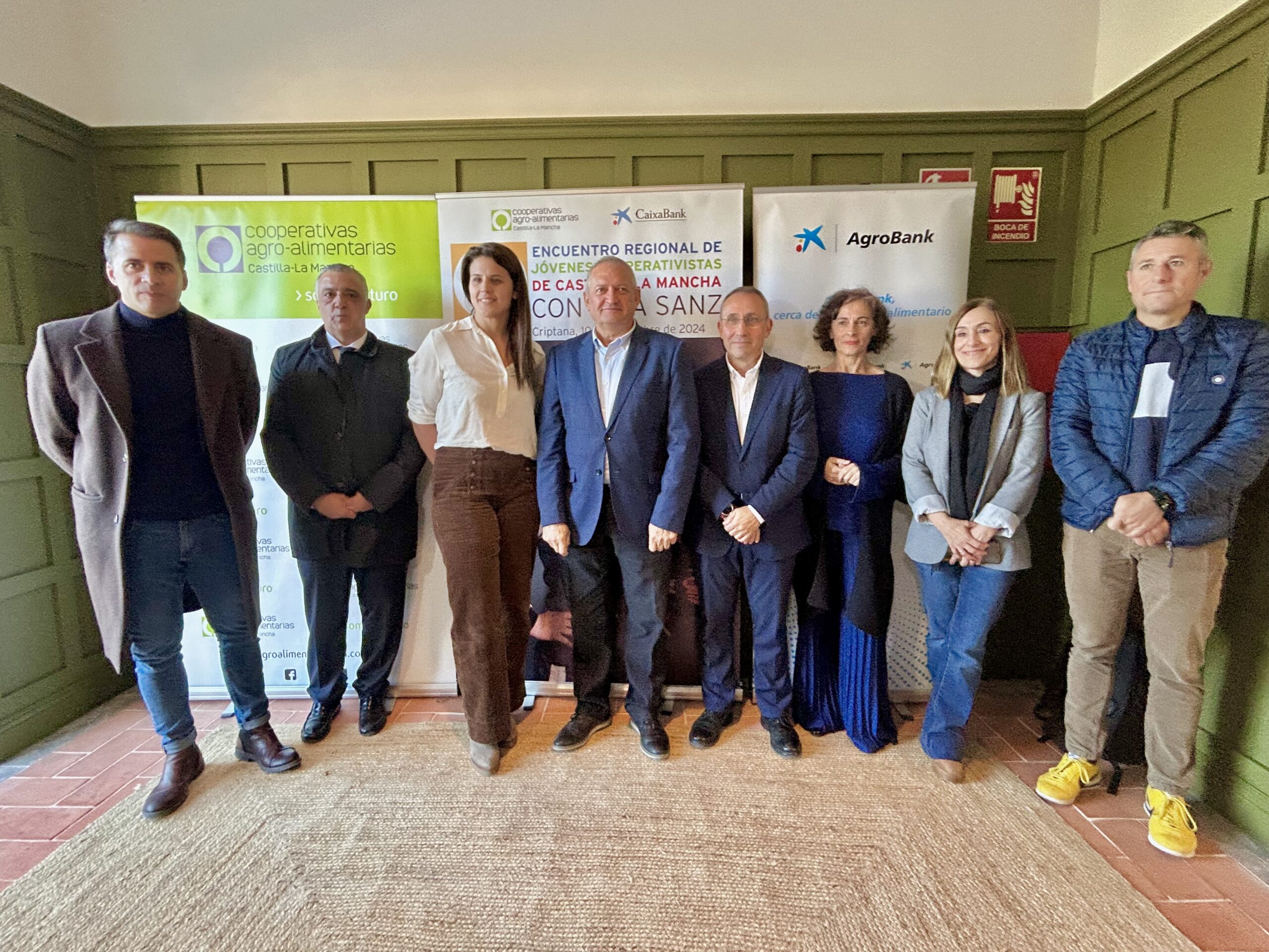 La piloto Laia Sanz comparte su experiencia con jóvenes y mujeres cooperativistas en un encuentro organizado por Cooperativas Agro-alimentarias Castilla-La Mancha