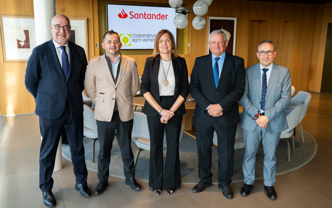 Cooperativas Agro-alimentarias Castilla-La Mancha y Banco Santander renuevan su convenio de colaboración para continuar trabajando por el sector cooperativo
